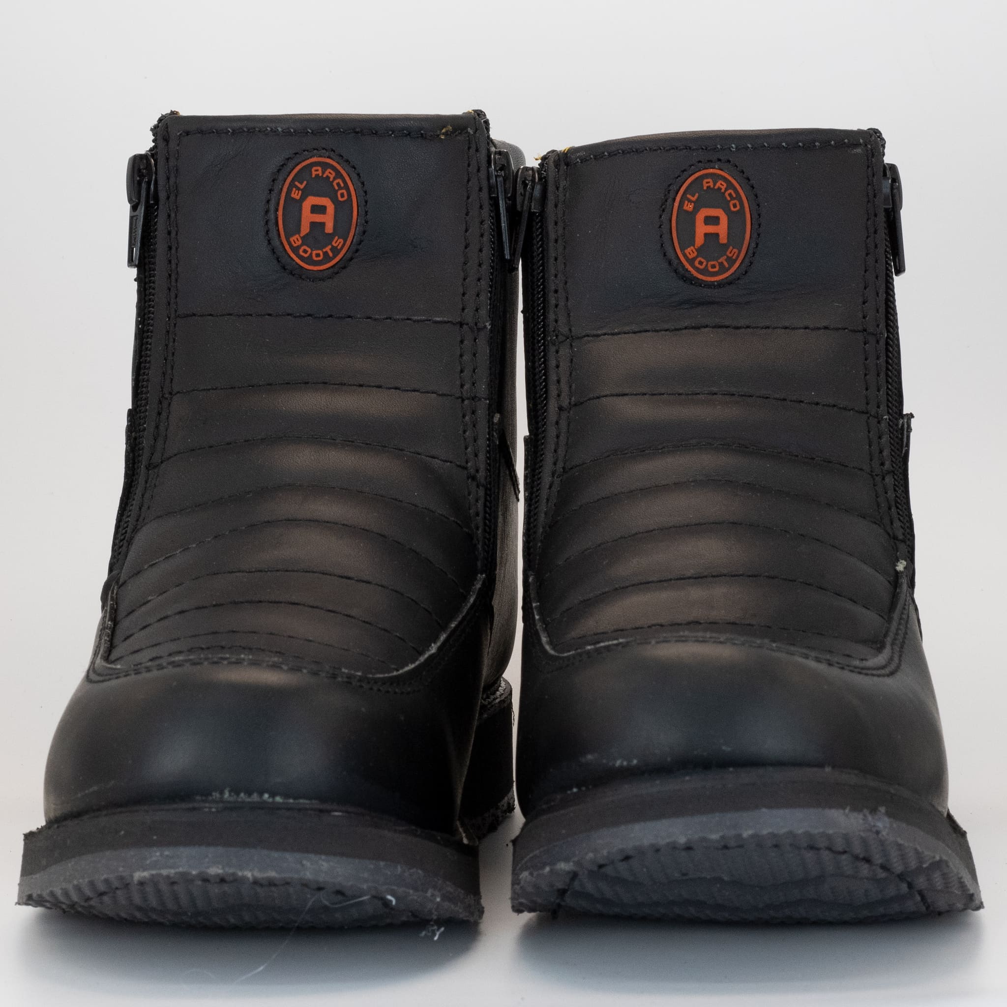 BOTA DE CASUAL CON CIERRE NEGRO