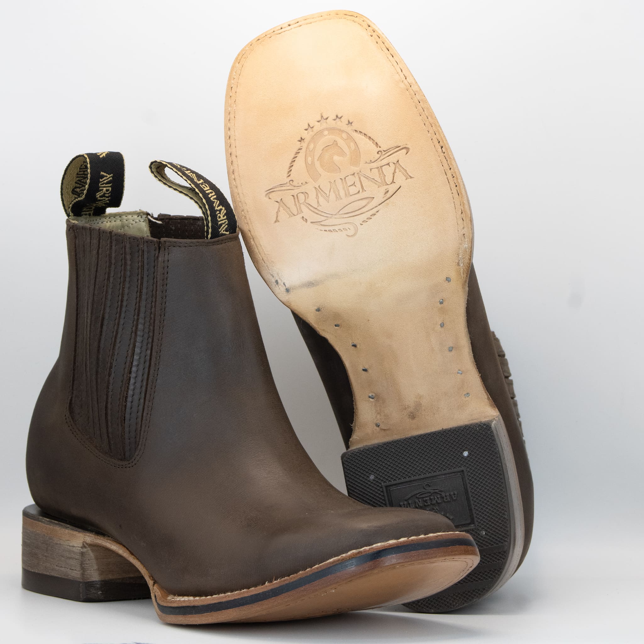 002 BOTIN ARMENTA CUADRADO CON SUELA DE CUERO CRAZY CAFE