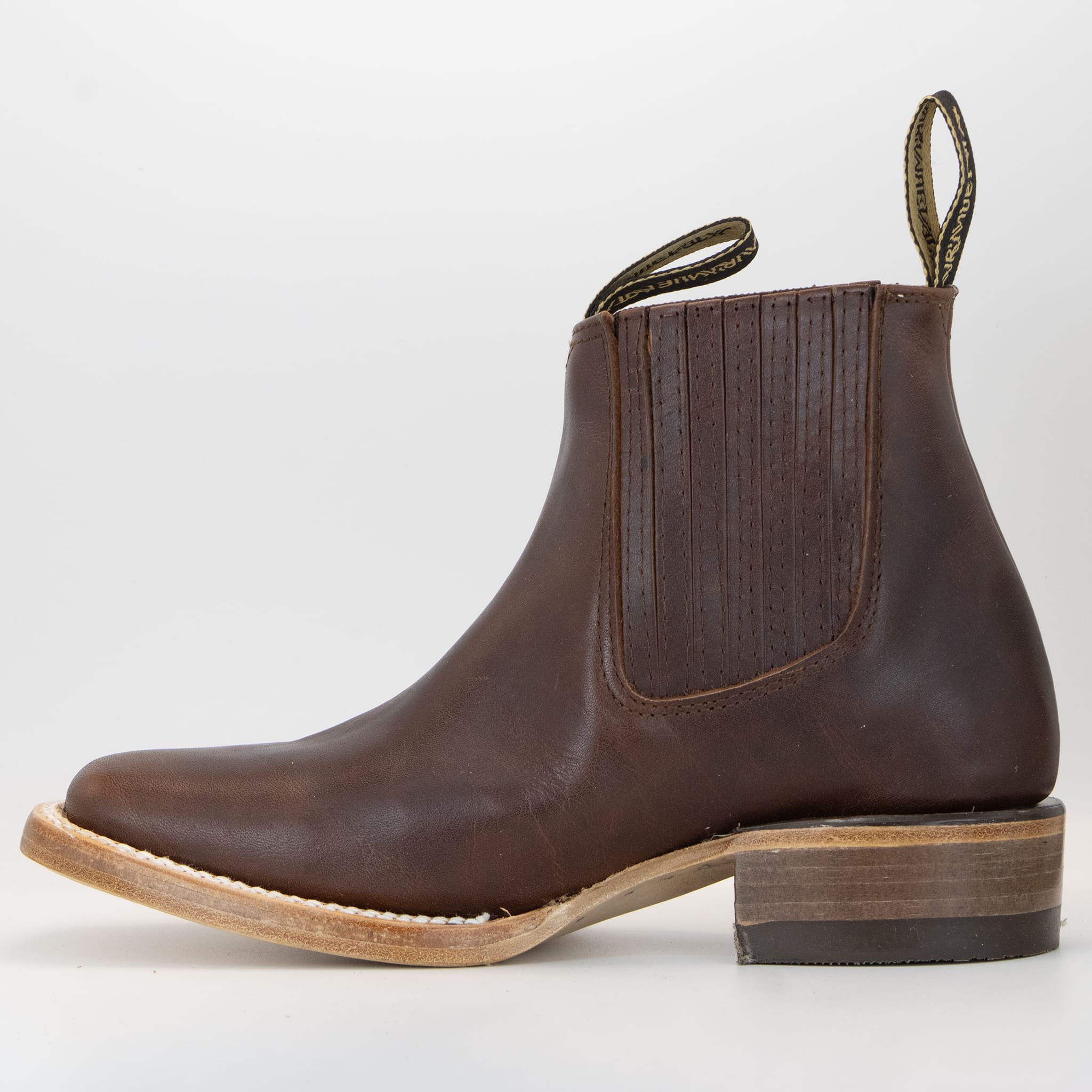 BOTIN ARMENTA CUADRADO CON SUELA DE CUERO ATANADO CAFE