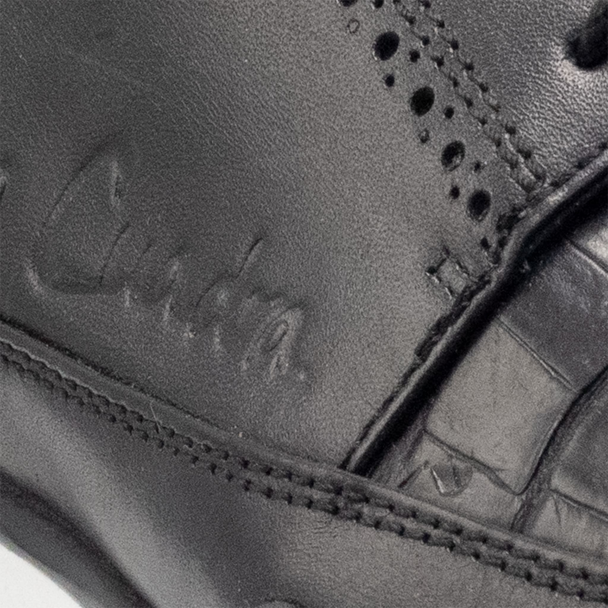ZAPATO CUADRA CON PIEL GENUINA DE CAIMAN NEGRO
