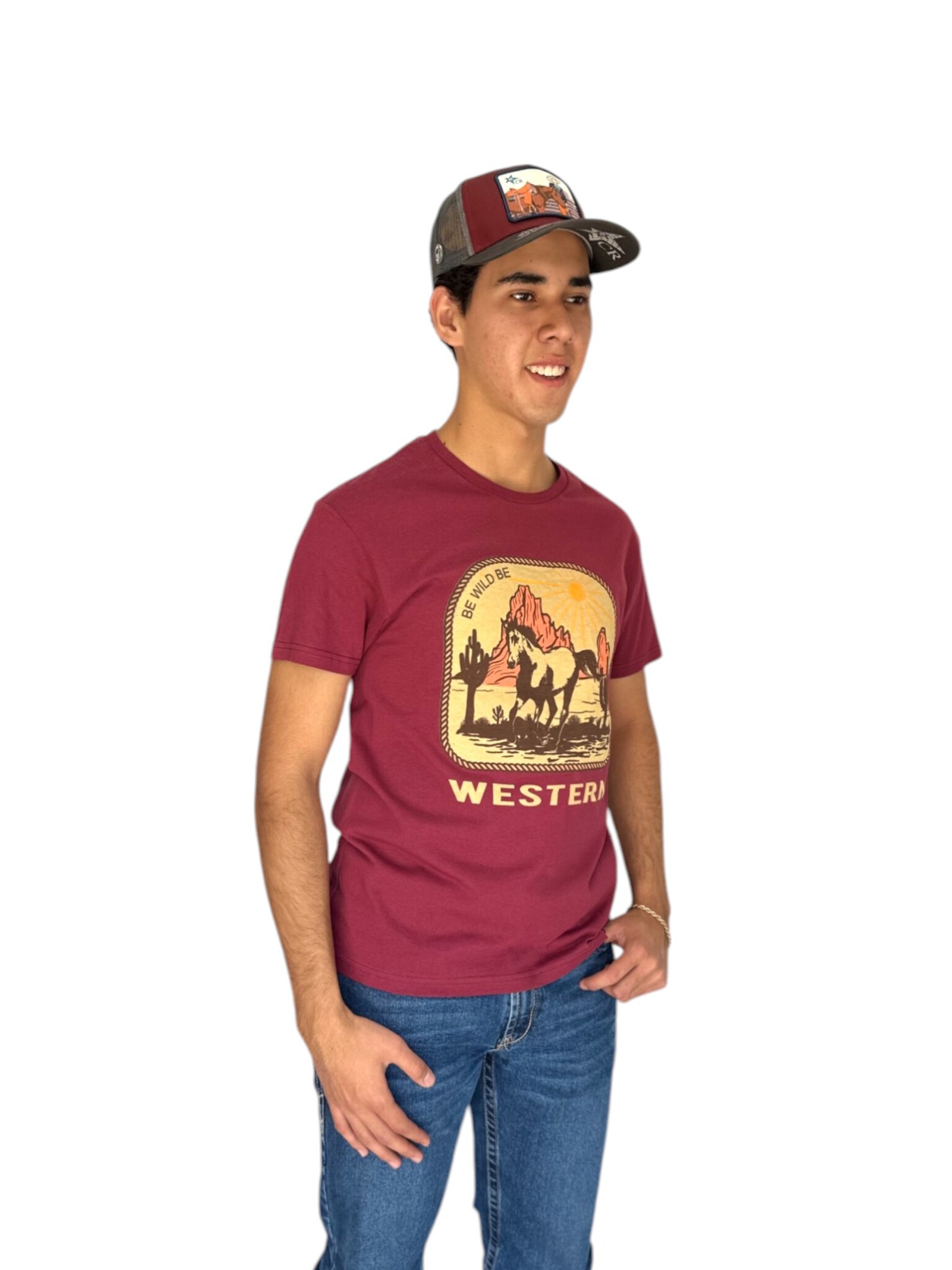 PLAYERA HOT PIPE VINO ESTAMPADO WESTERN
