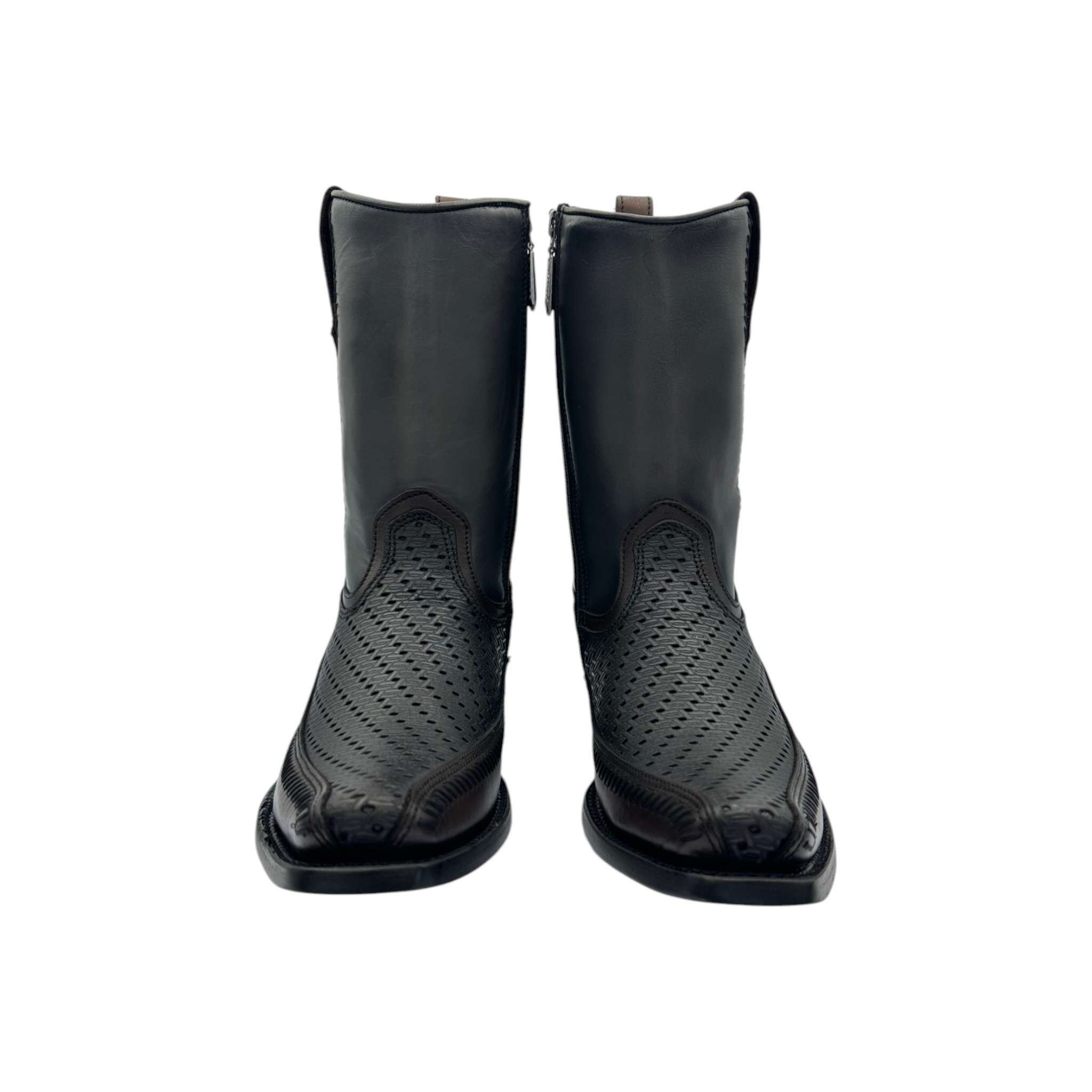 BOTA CUADRA EN PIEL DE RES CON GRABADO LASER