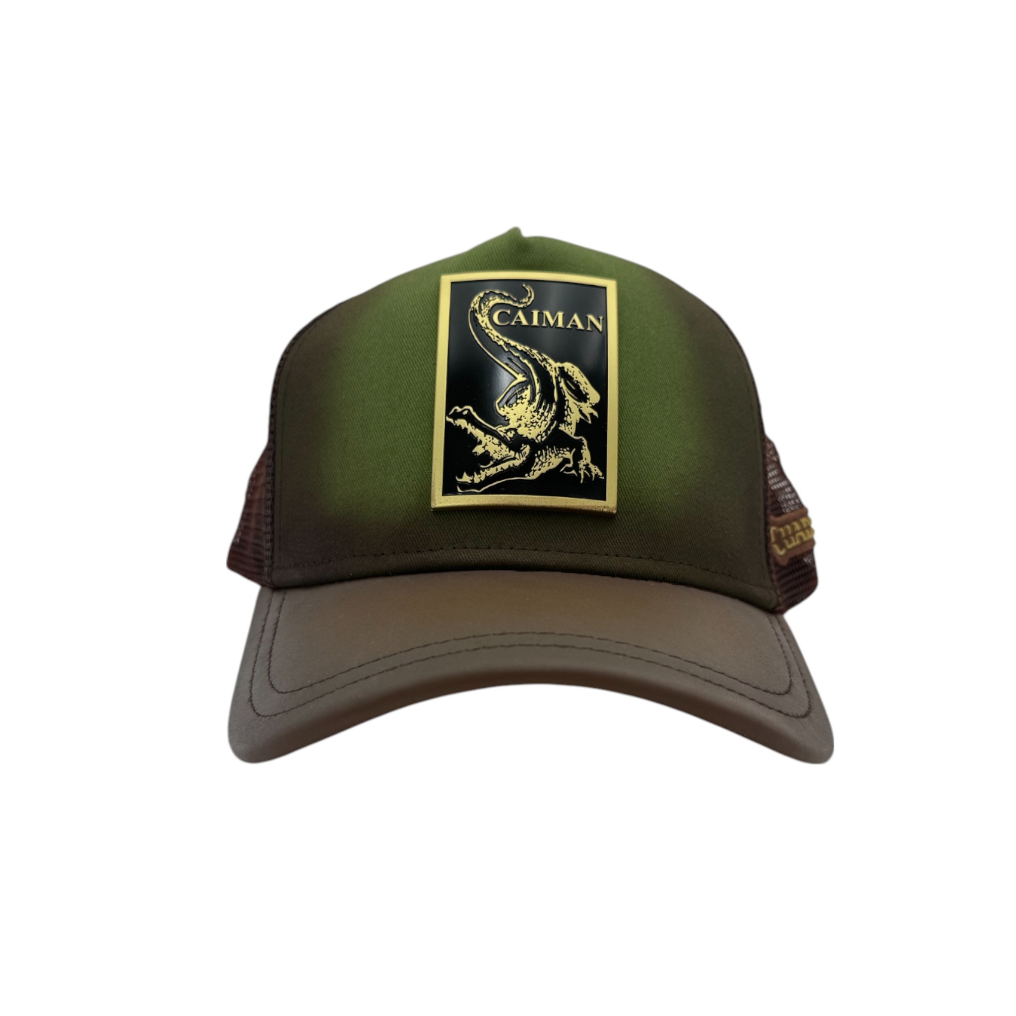 GORRA CUADRA EN PIEL GENUINA CON DISEÑO DE CAIMAN.