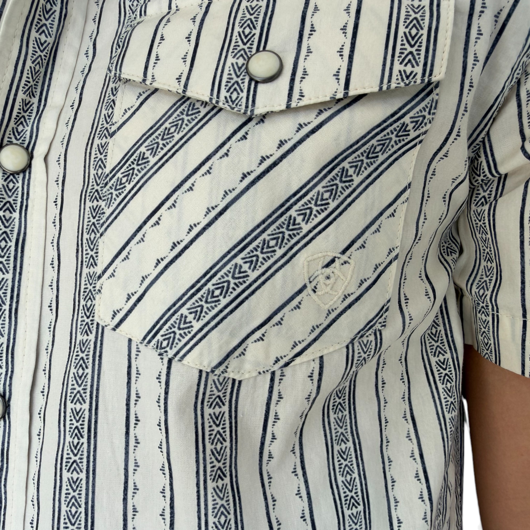 CAMISA ARIAT HOLDEN CORTE RETRO.