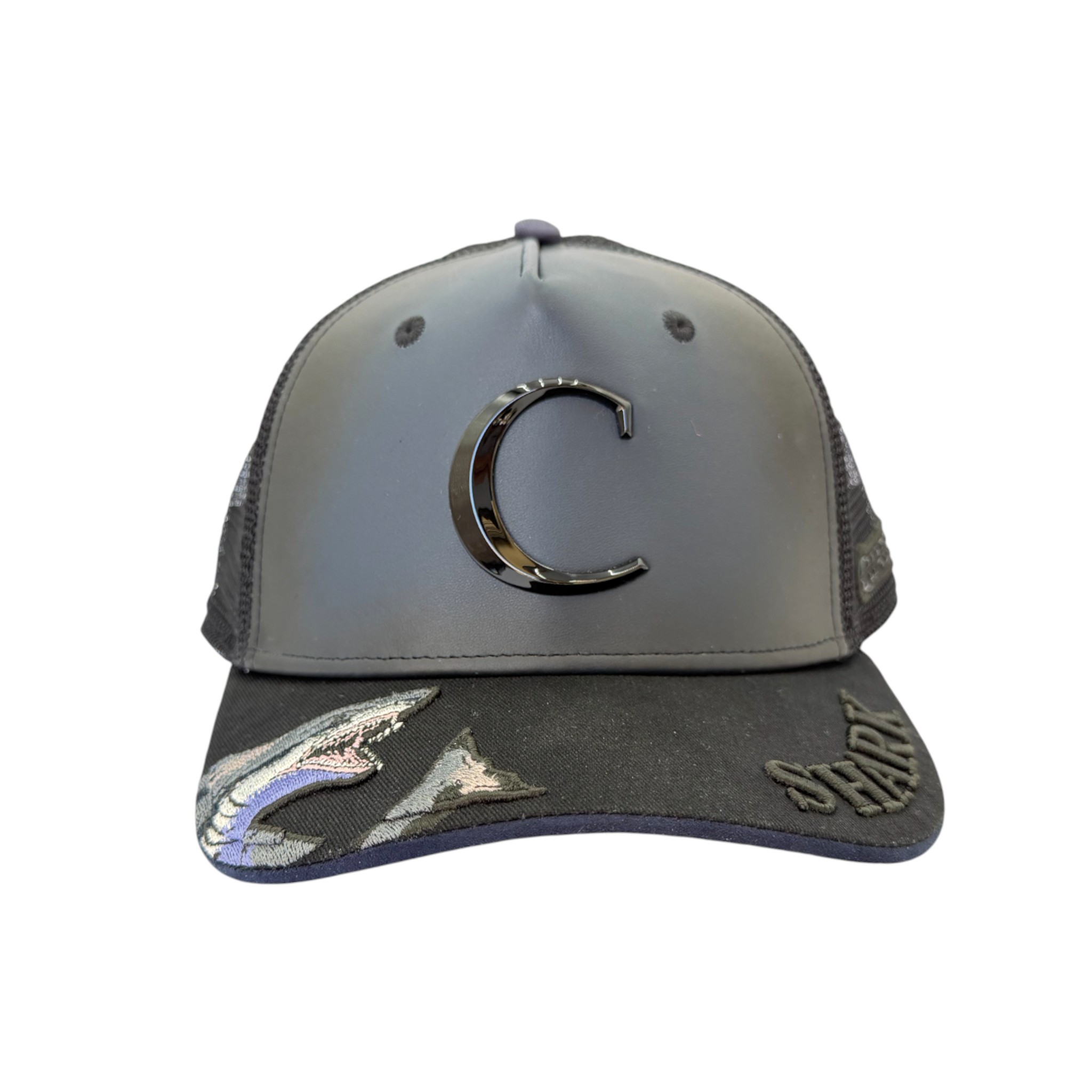 GORRA CUADRA BORDADO TIBURON AZUL.