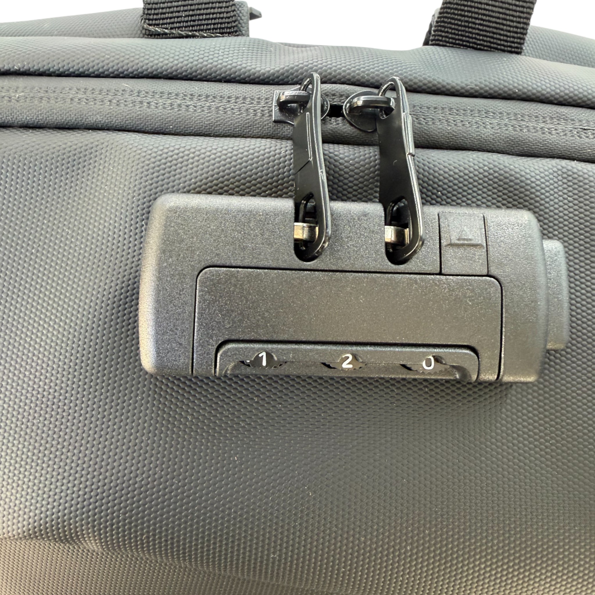 MOCHILA CUADRA PORTA SOMBREROS.