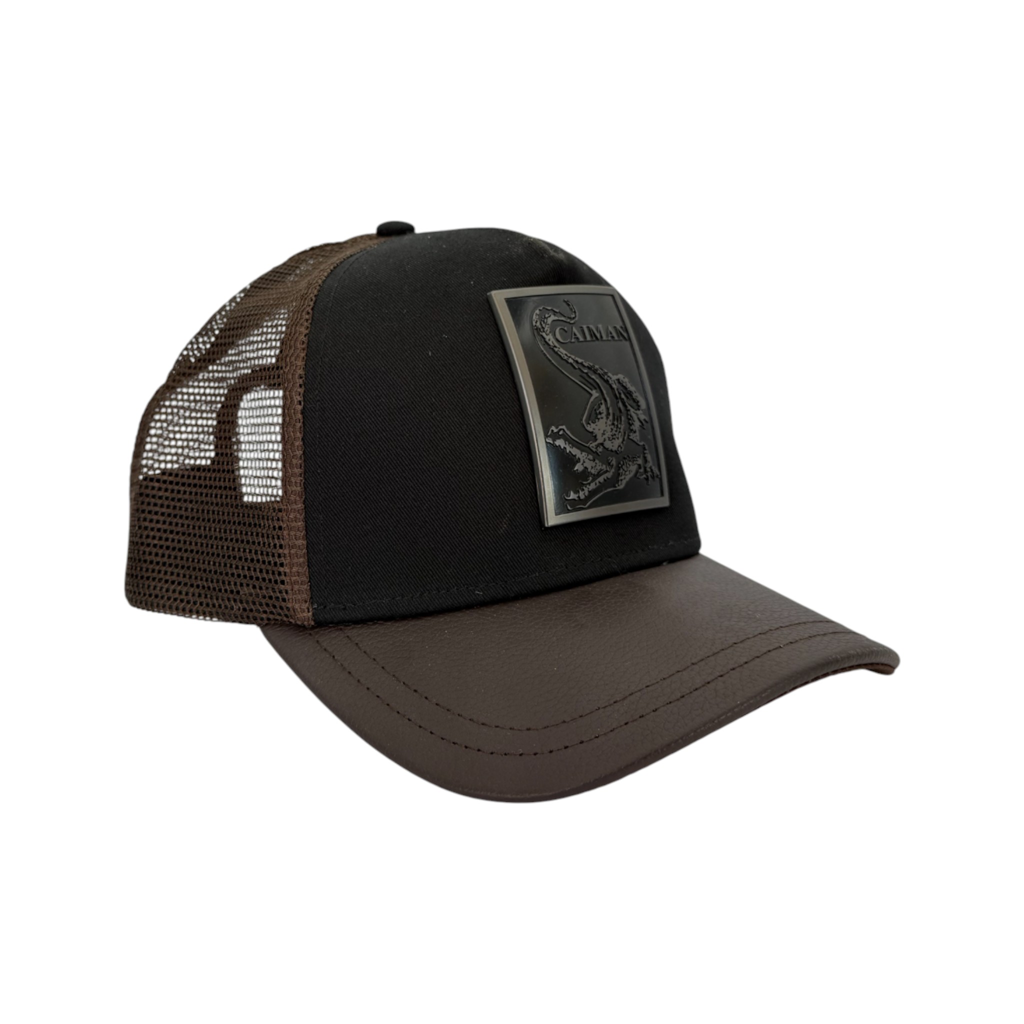 GORRA CUADRA EN PIEL GENUINA CON DISEÑO DE CAIMAN.