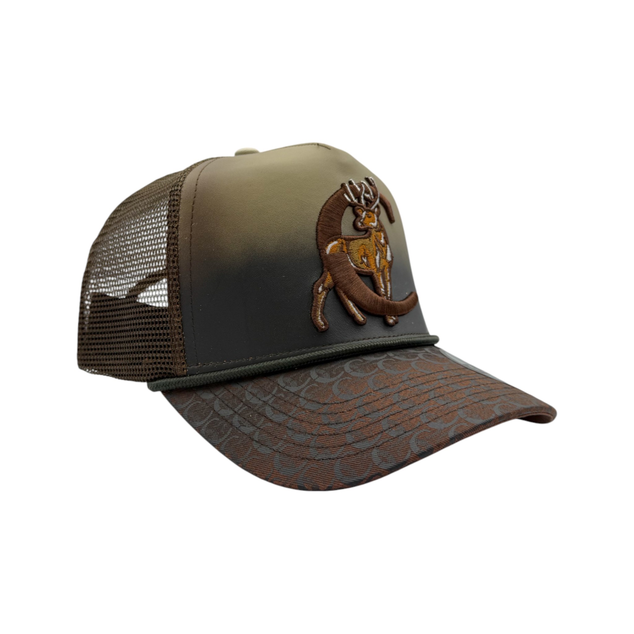 IMG_3874-Photoroom GORRA EN PIEL GENUINA CON DISEÑO DE VENADO.