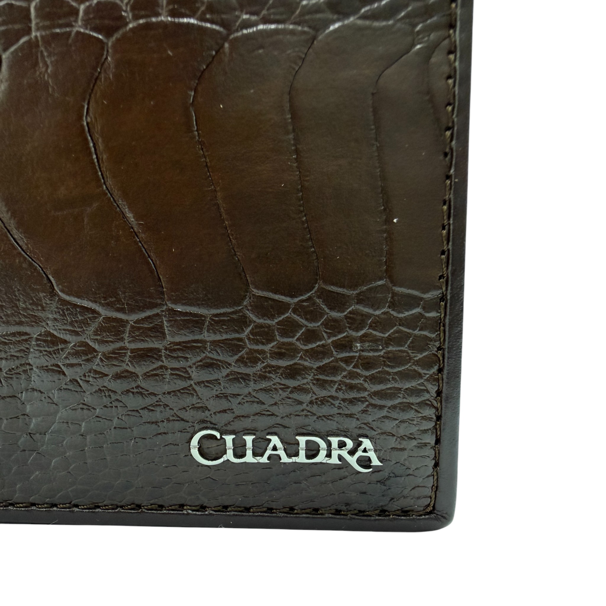 CARTERA CUADRA EN PIEL GENUINA DE PATA DE AVESTRUZ CAFÉ.