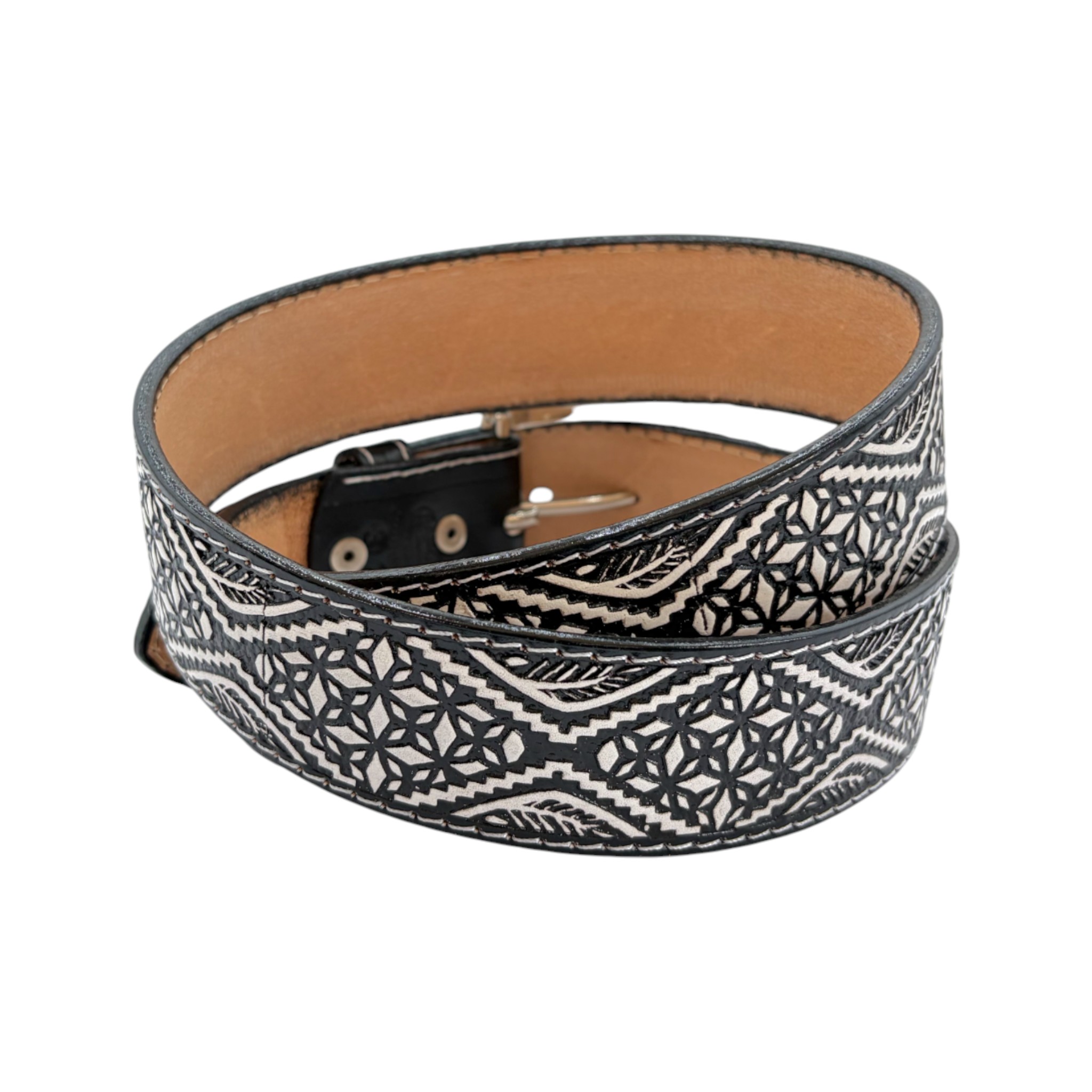 CINTO GRABADO PINTADO COLOR NEGRO.