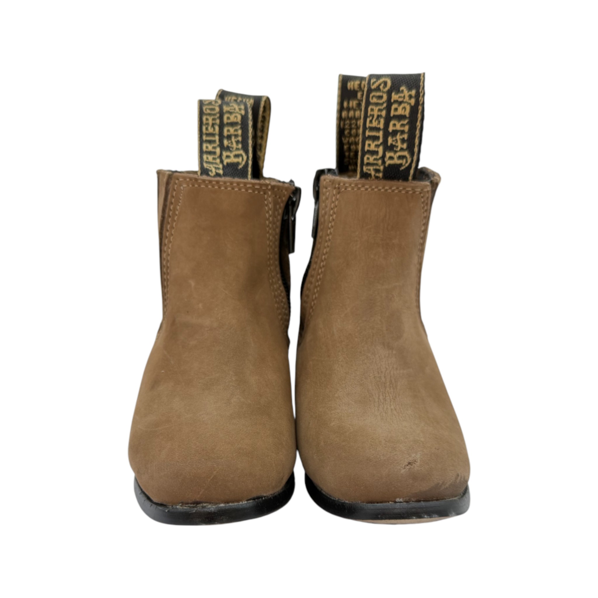 BOTIN GMR NIÑO EN PIEL NOBUCK COLOR CANELA.