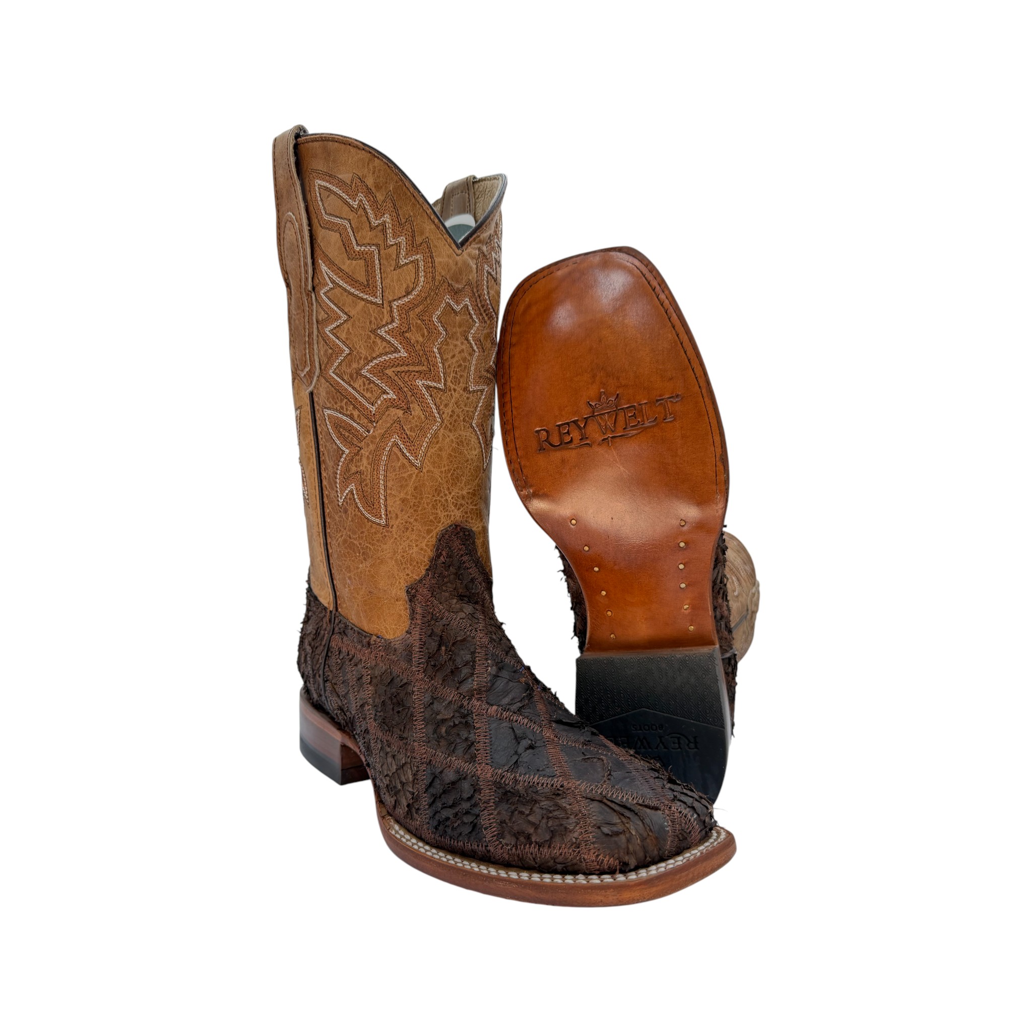 BOTA VAQUERA DE HOMBRE REYWELT EN PIEL DE PESCADO ORIGINAL COLOR CAFÉ.