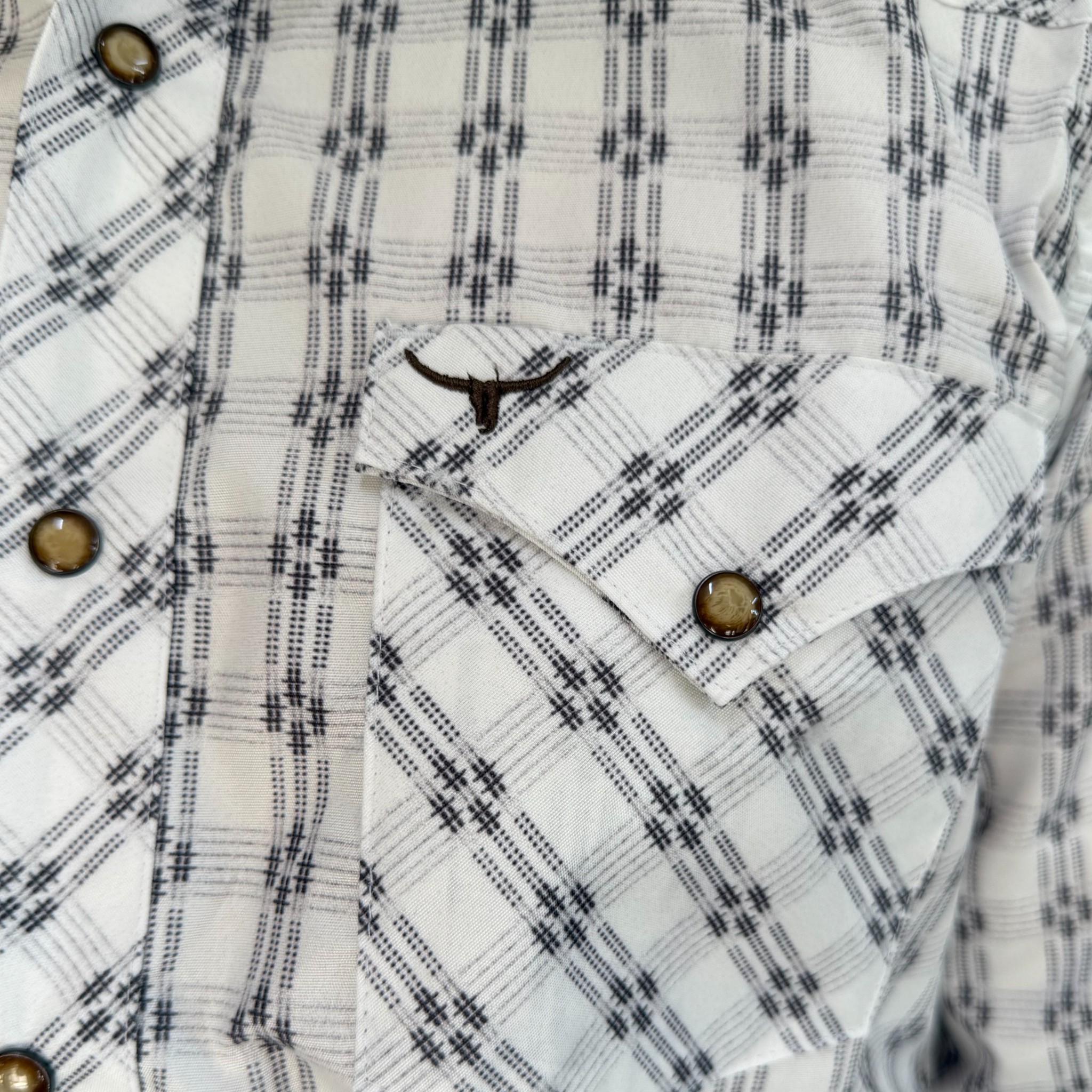 CAMISA RODEO WEST DE CABALLERO BLANCA Y GRIS CON DISEÑO GEOMÉTRICO