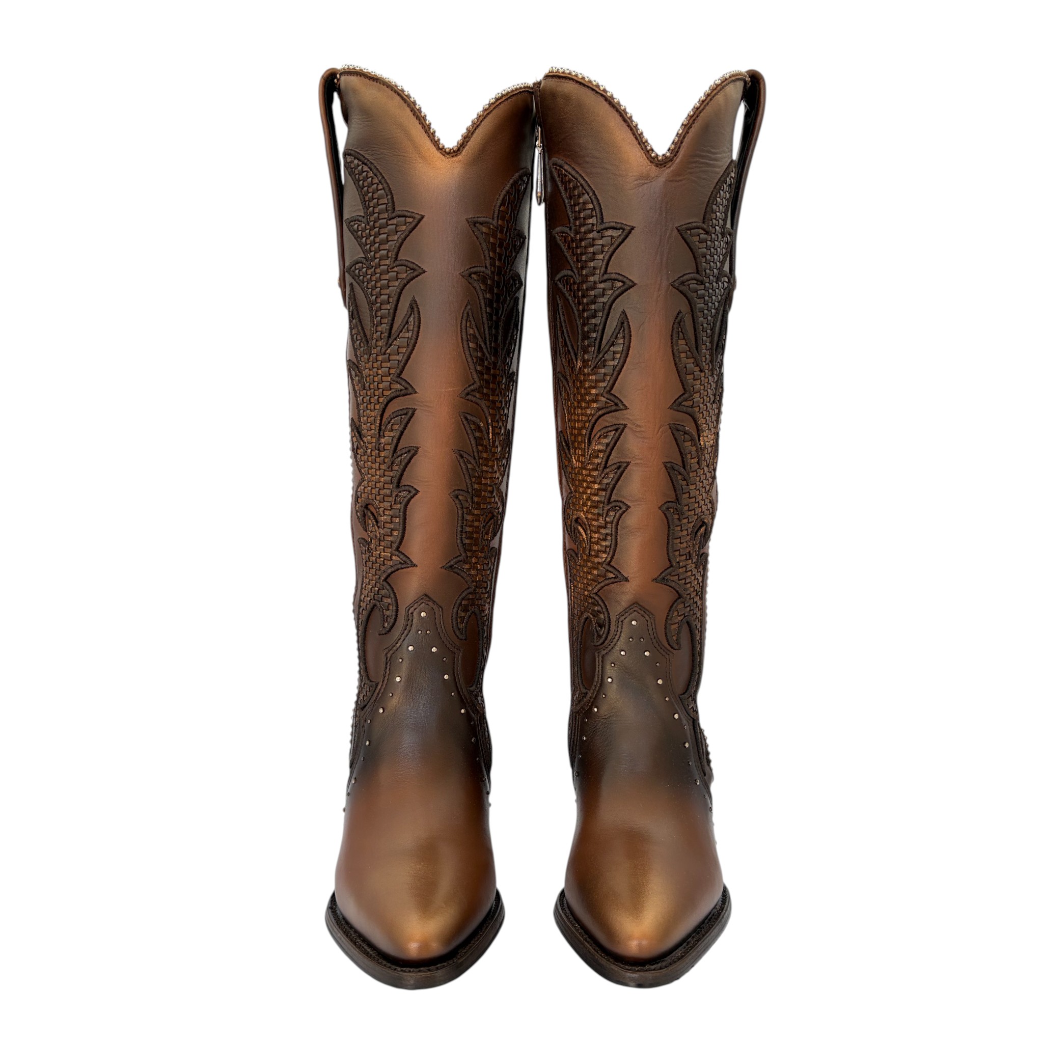 BOTA CUADRA DE DAMA EN PIEL GENIINA DE RES APLICACIÓN PETATILLO.