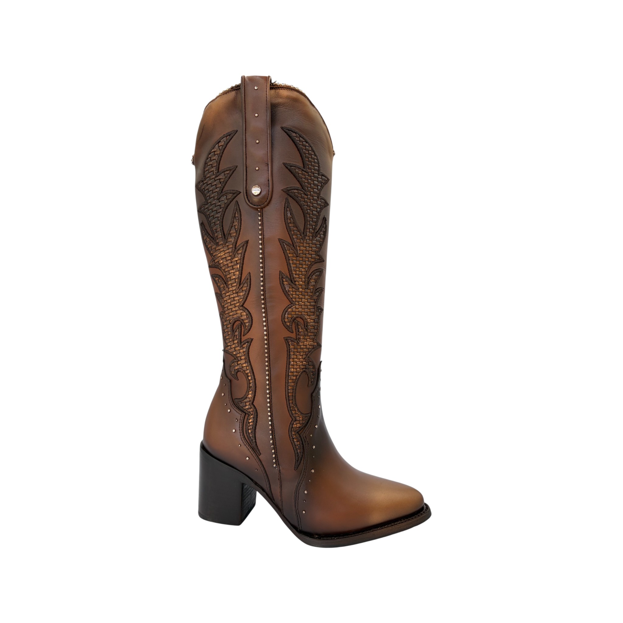 BOTA CUADRA DE DAMA EN PIEL GENIINA DE RES APLICACIÓN PETATILLO.