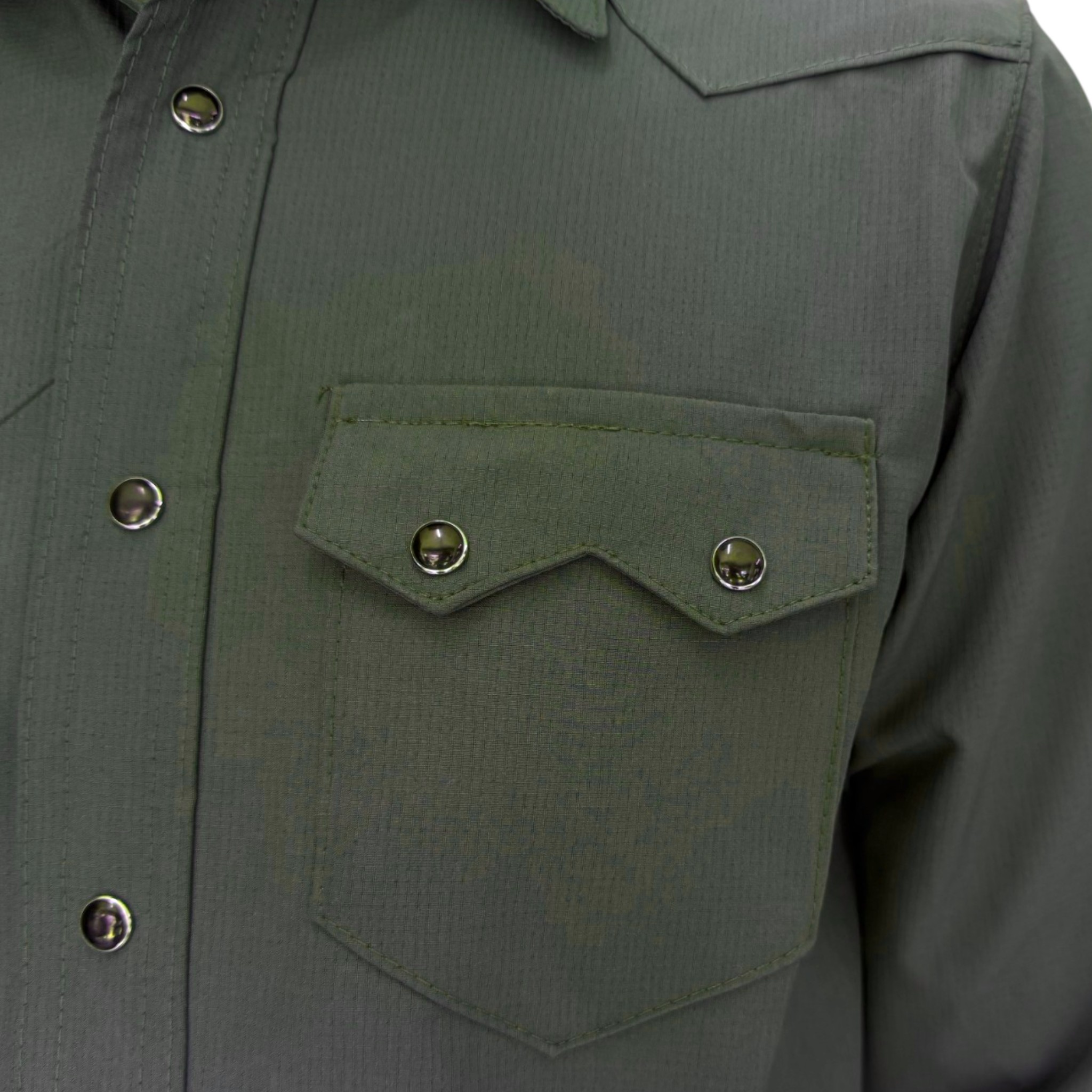 CAMISA REPLICADOS TIPO PESCADOR MANGA LARGA COLOR VERDE BOTON VAQUERO.