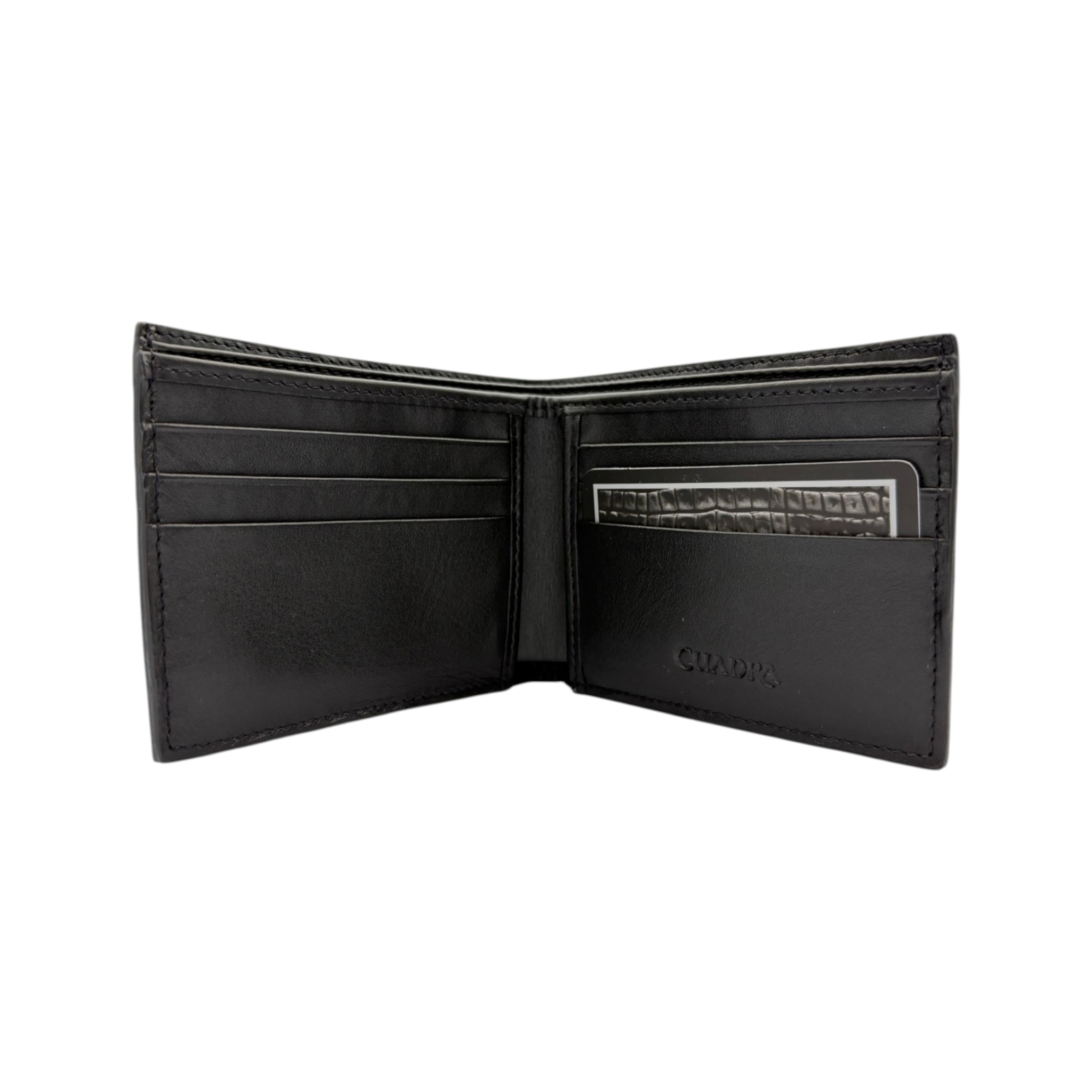 CARTERA CUADRA DE FUSCUS DE COCODRILO NEGRO METALICO.