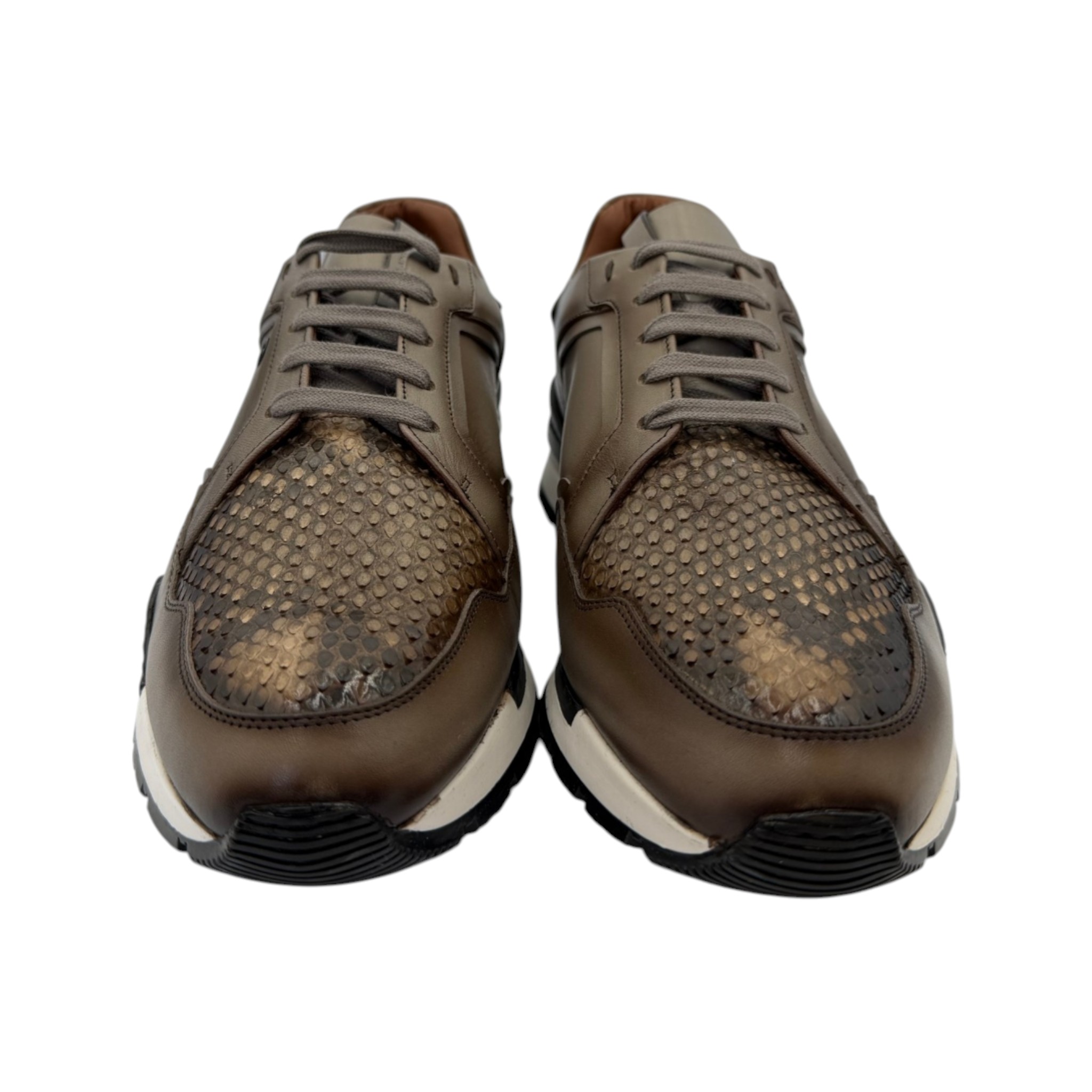 IMG_5436-Photoroom TENI CUADRA EN PIEL DE PITON GRIS.