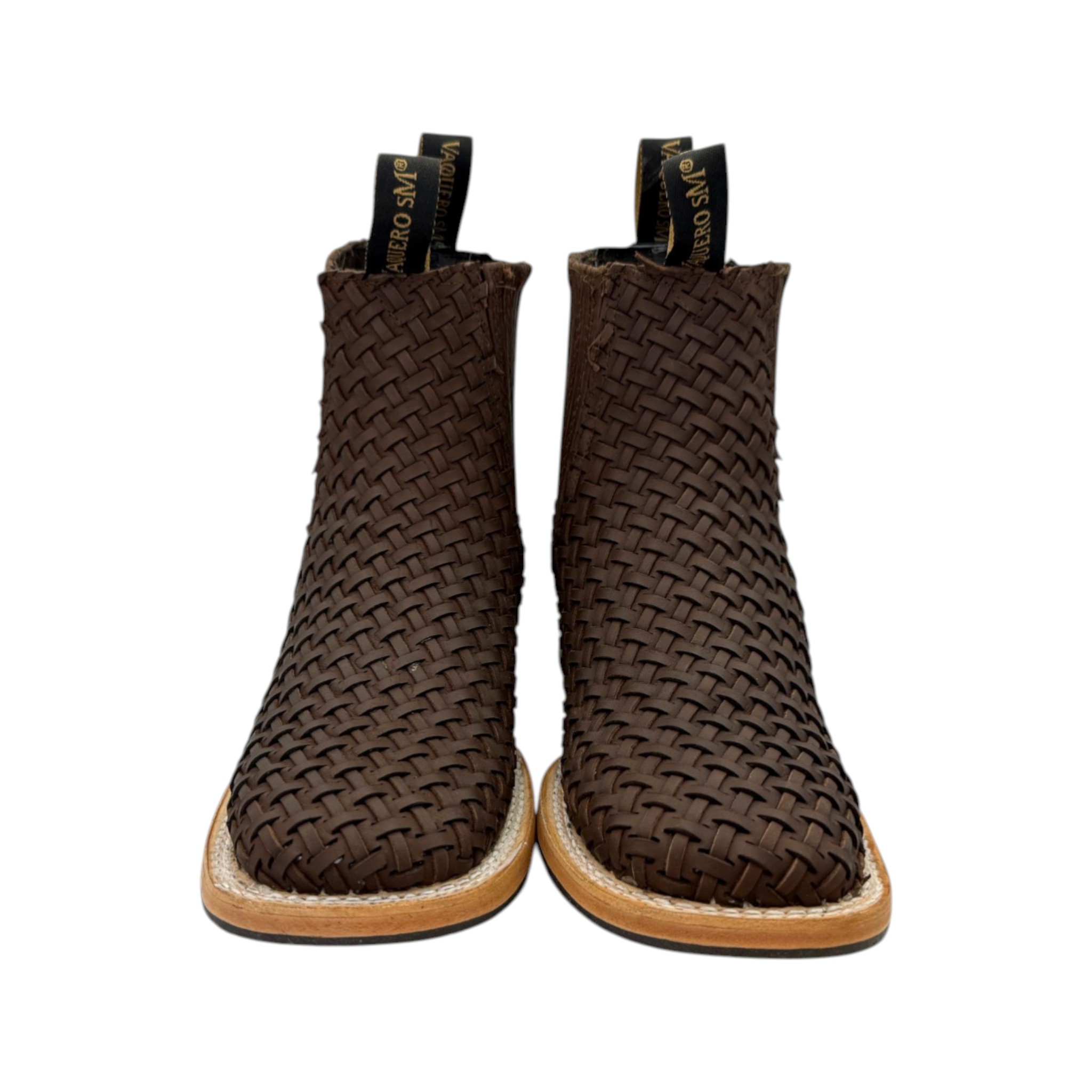 BOTIN VAQUERO SM HORMA RODEO EN PIEL CON GRABADO EN PETATILLO COLOR CAFE.