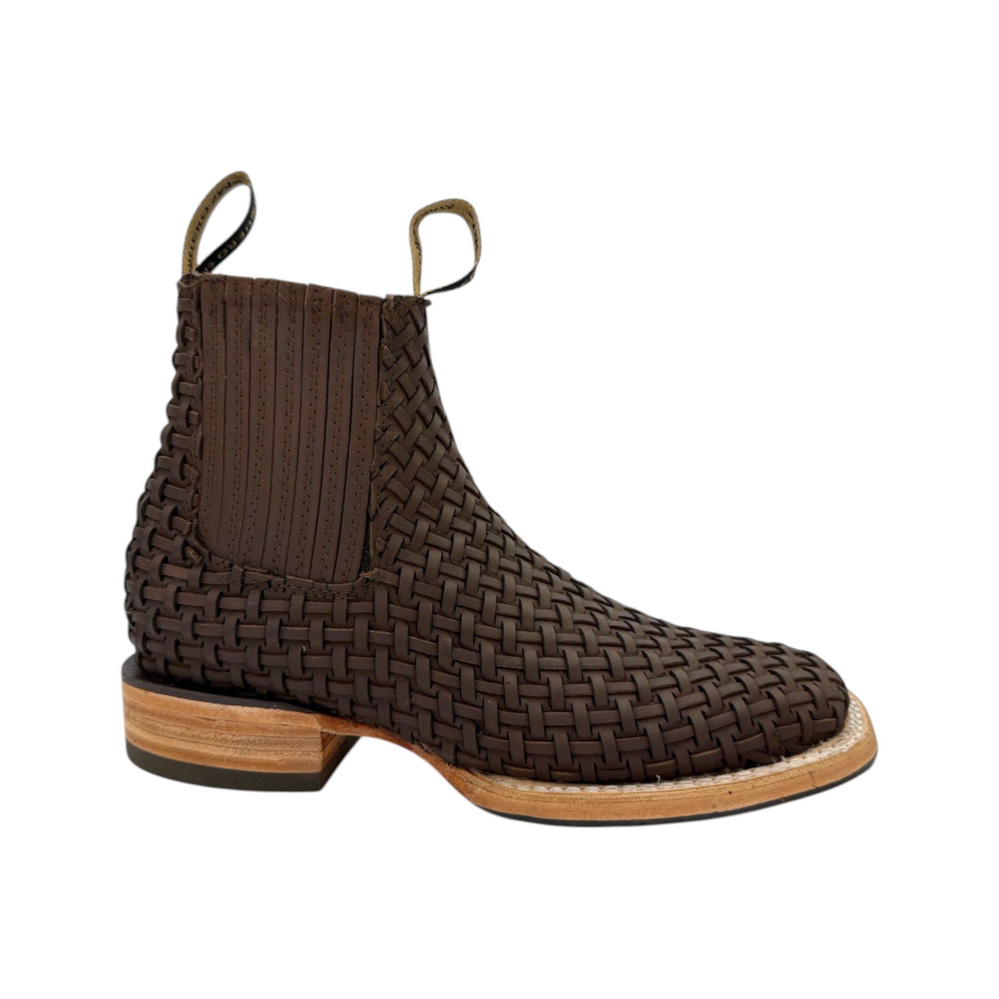 BOTIN VAQUERO SM HORMA RODEO EN PIEL CON GRABADO EN PETATILLO COLOR CAFE.