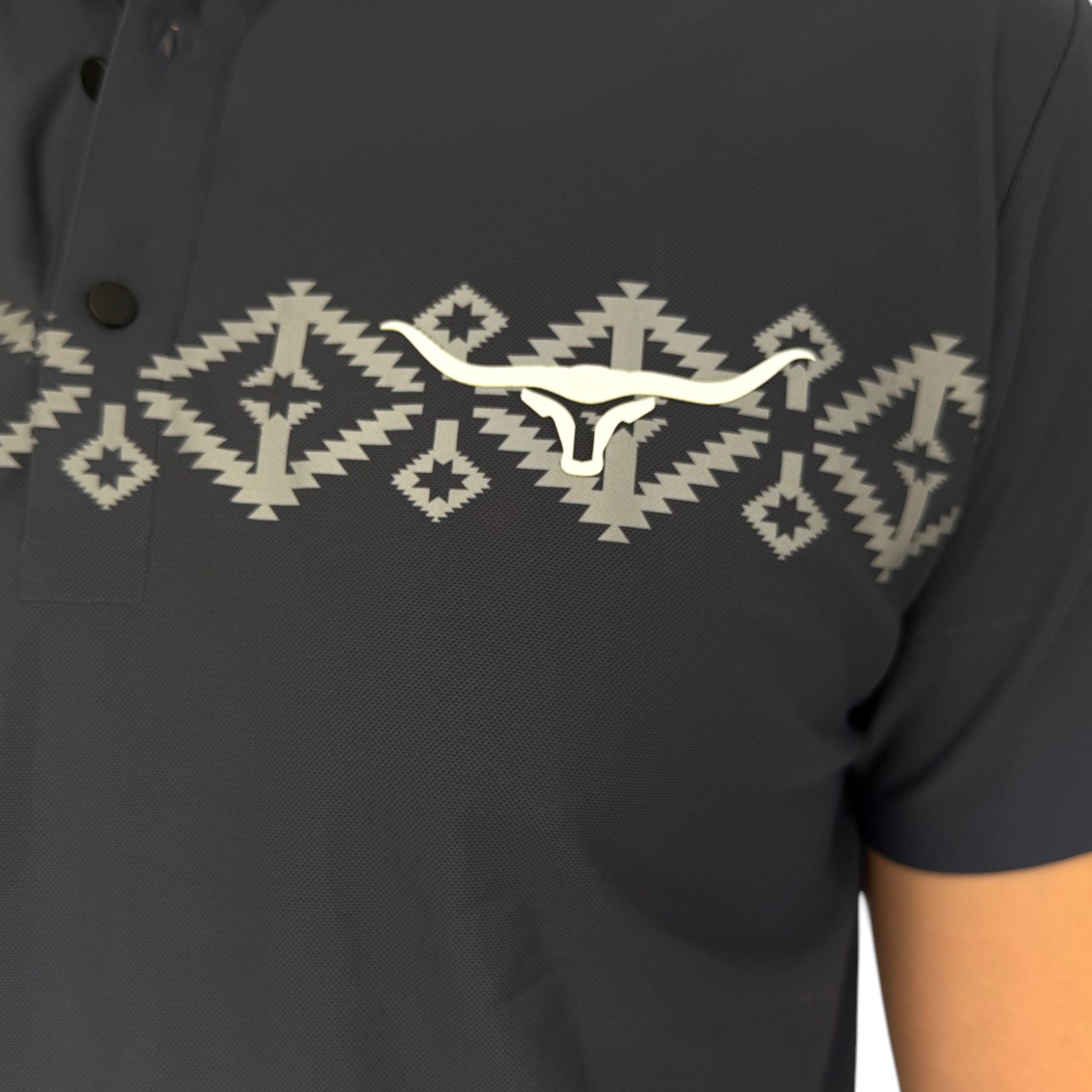 PLAYERA REPLICADOS GRIS MANGA CORTA MODELO CHECOTAH.