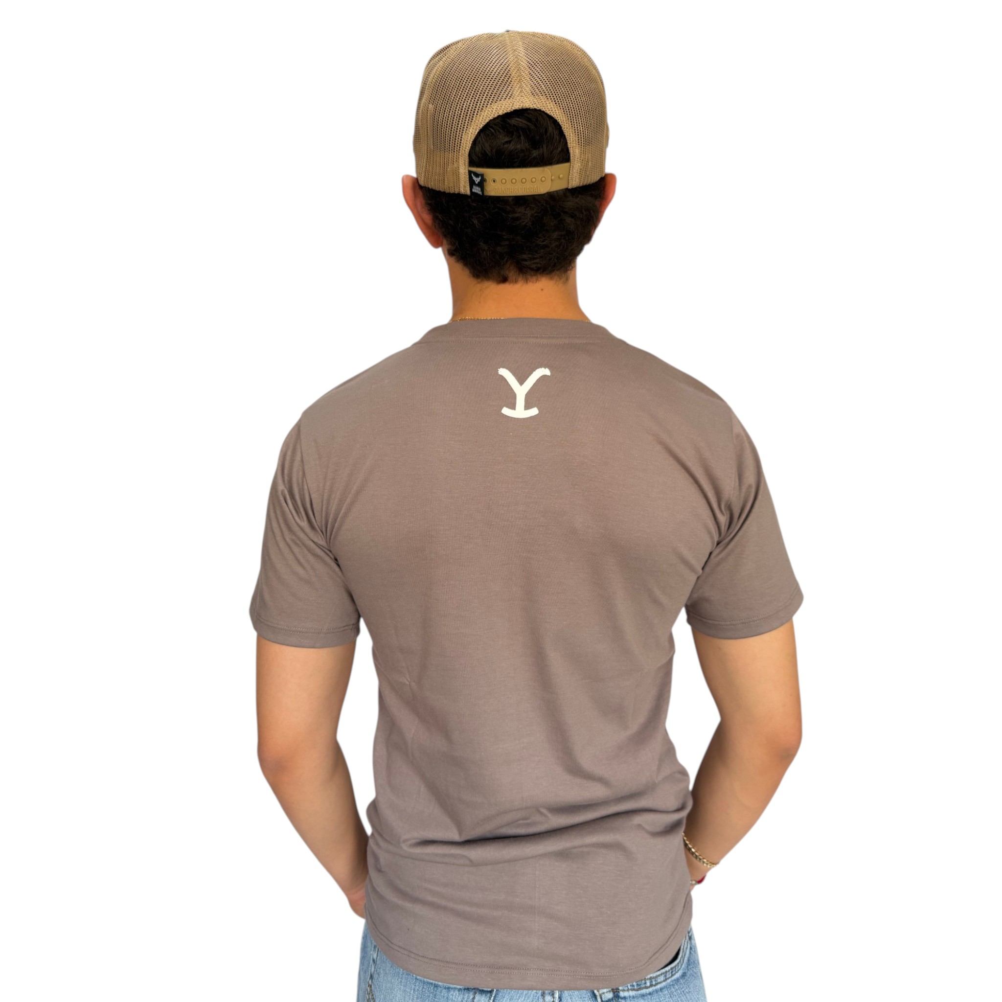 IMG_6209-Photoroom PLAYERA YELLOWSTONE MODELO 030 MONTANA COLOR TAUPE.