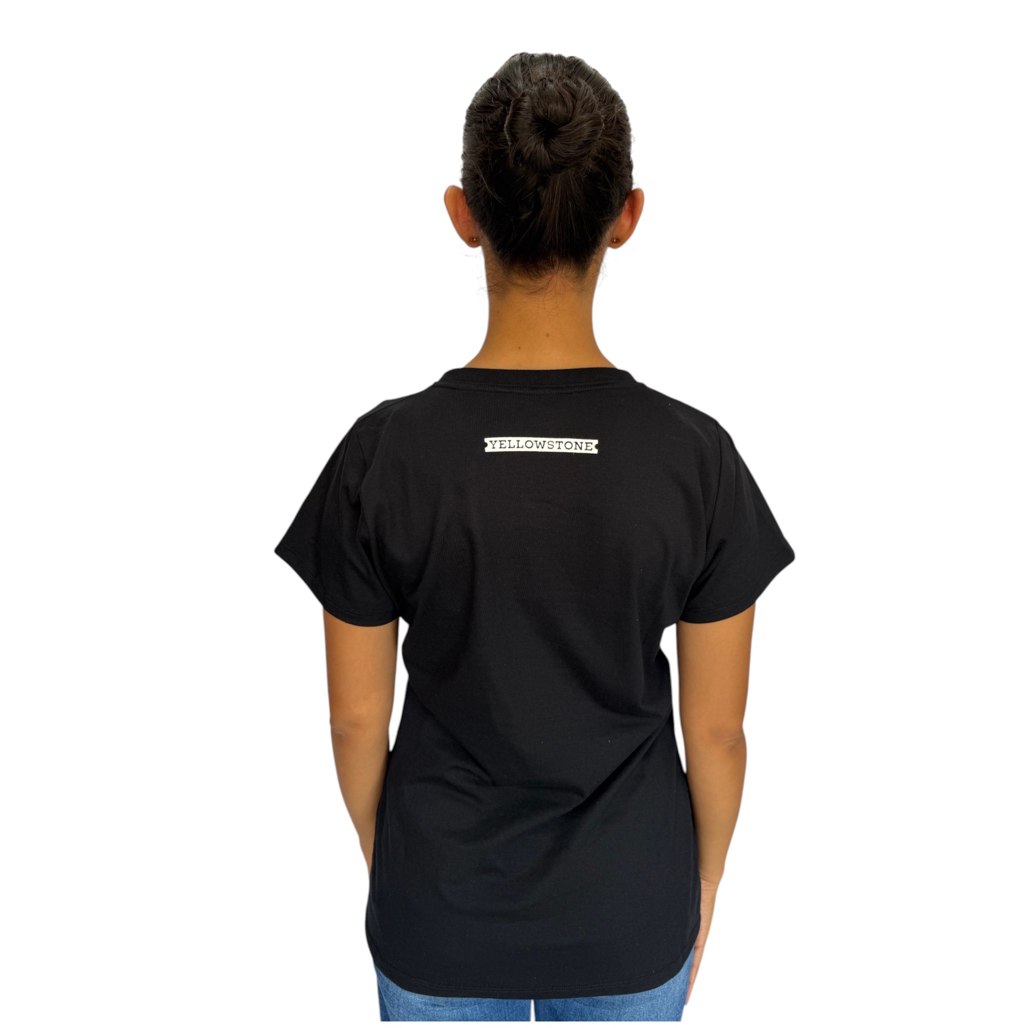 PLAYERA YELLOWSTONE MODELO 027 MONTANA HORSES COLOR NEGRO.