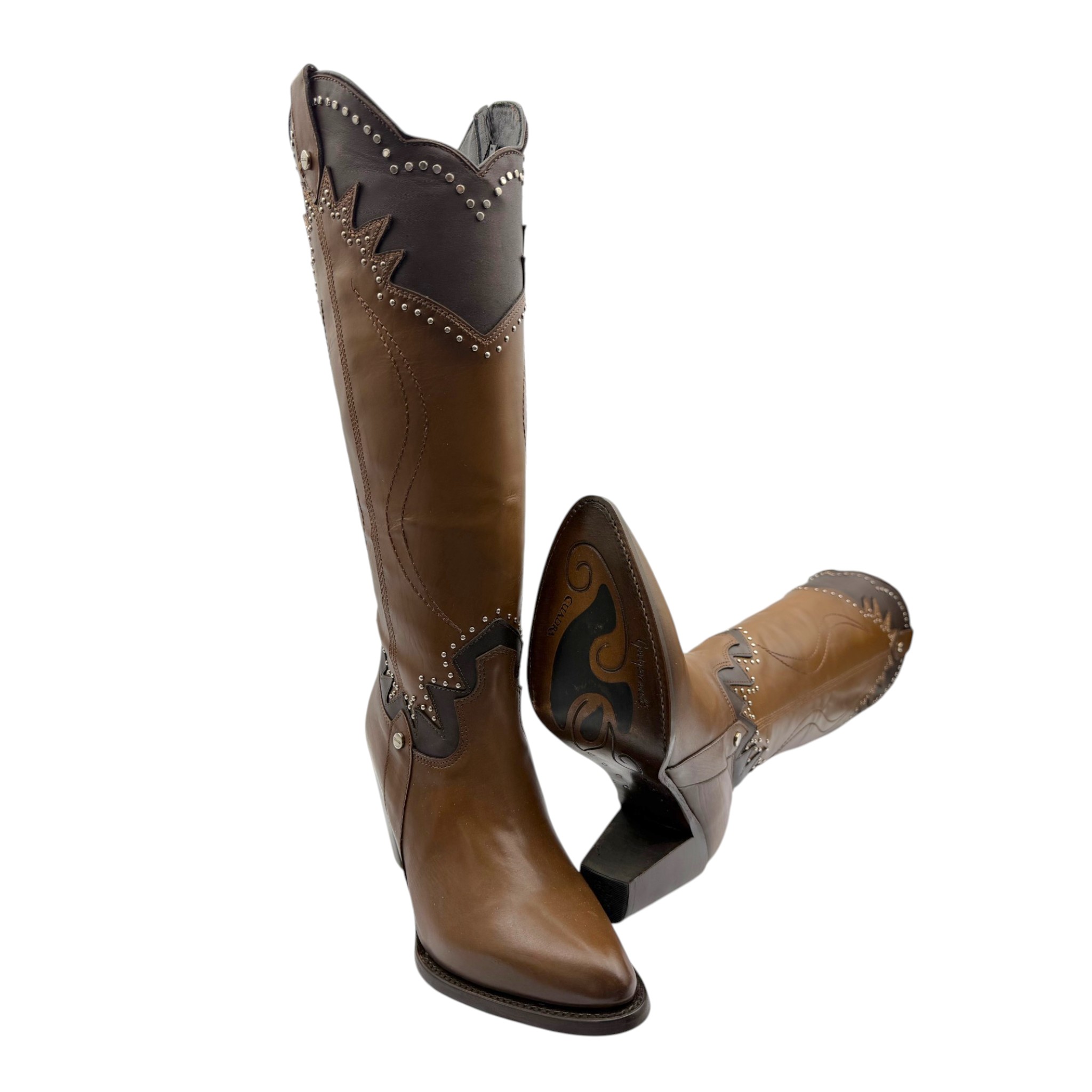 BOTA CUADRA PARA DAMA EN PIEL GENUINA DE BECERRO COLOR MIEL AMBAR.