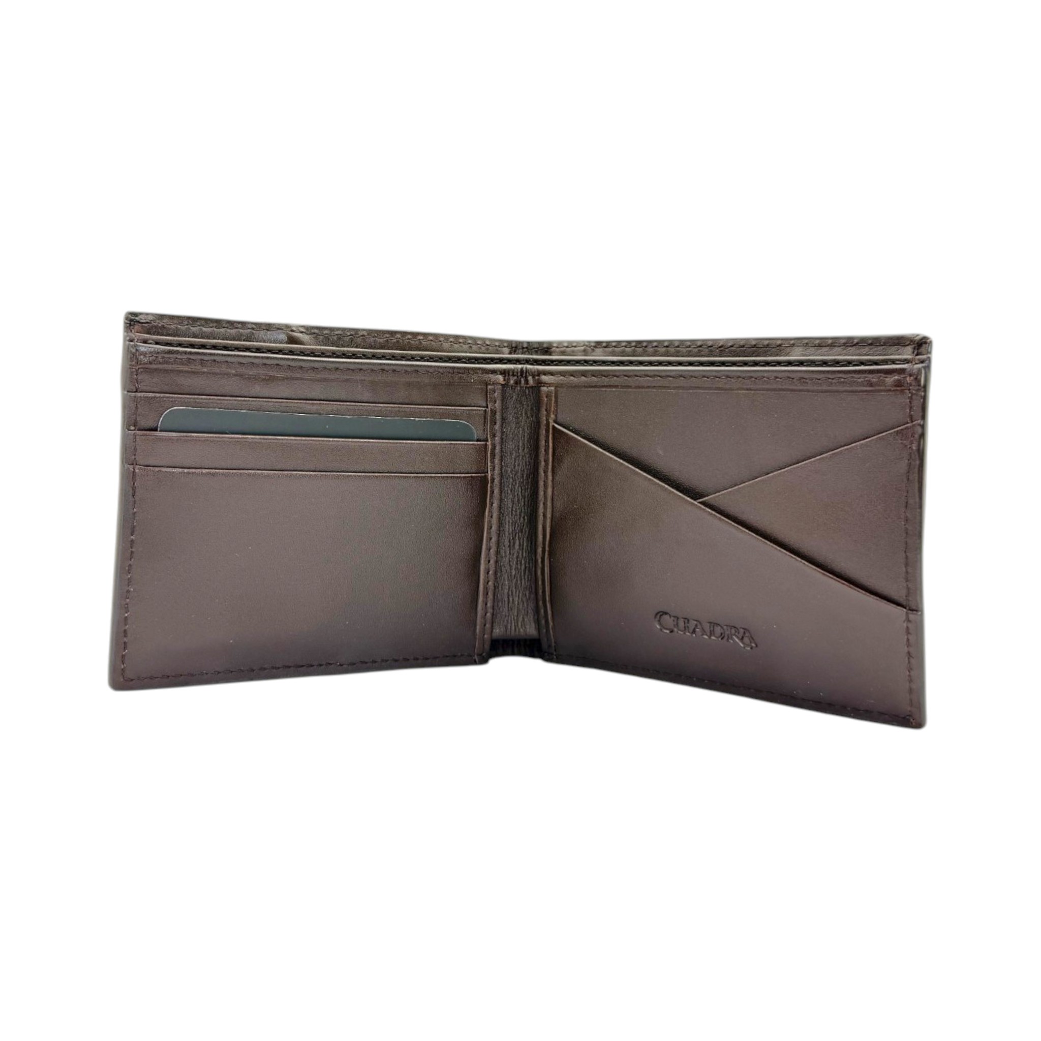 CARTERA CUADRA EN PIEL GENUINA DE CAIMAN CON LASER EN COLOR CAFÉ.