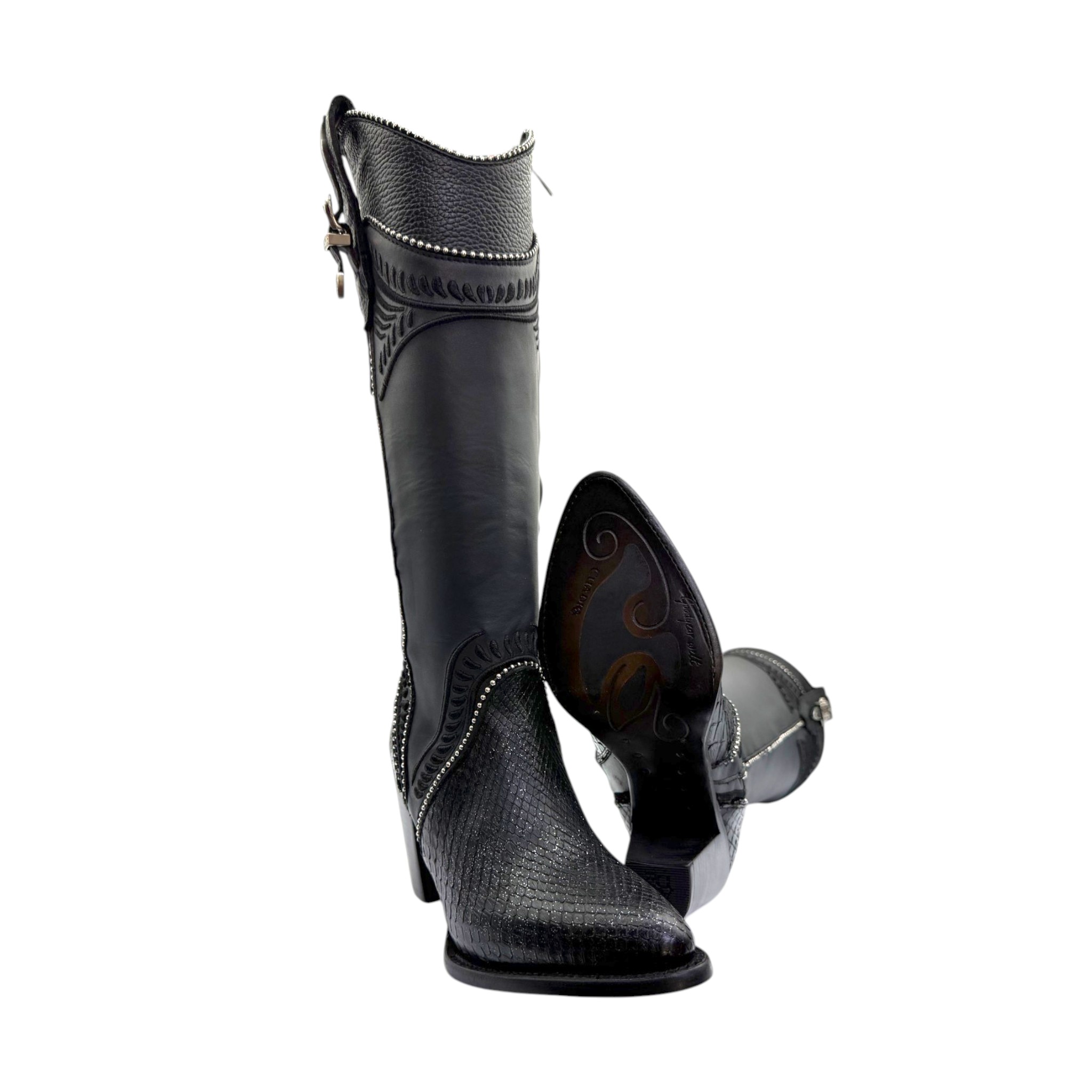 BOTA CUADRA TRADICIONAL PARA DAMA EN PIEL GENUINA DE PITON COLOR NEGRO.