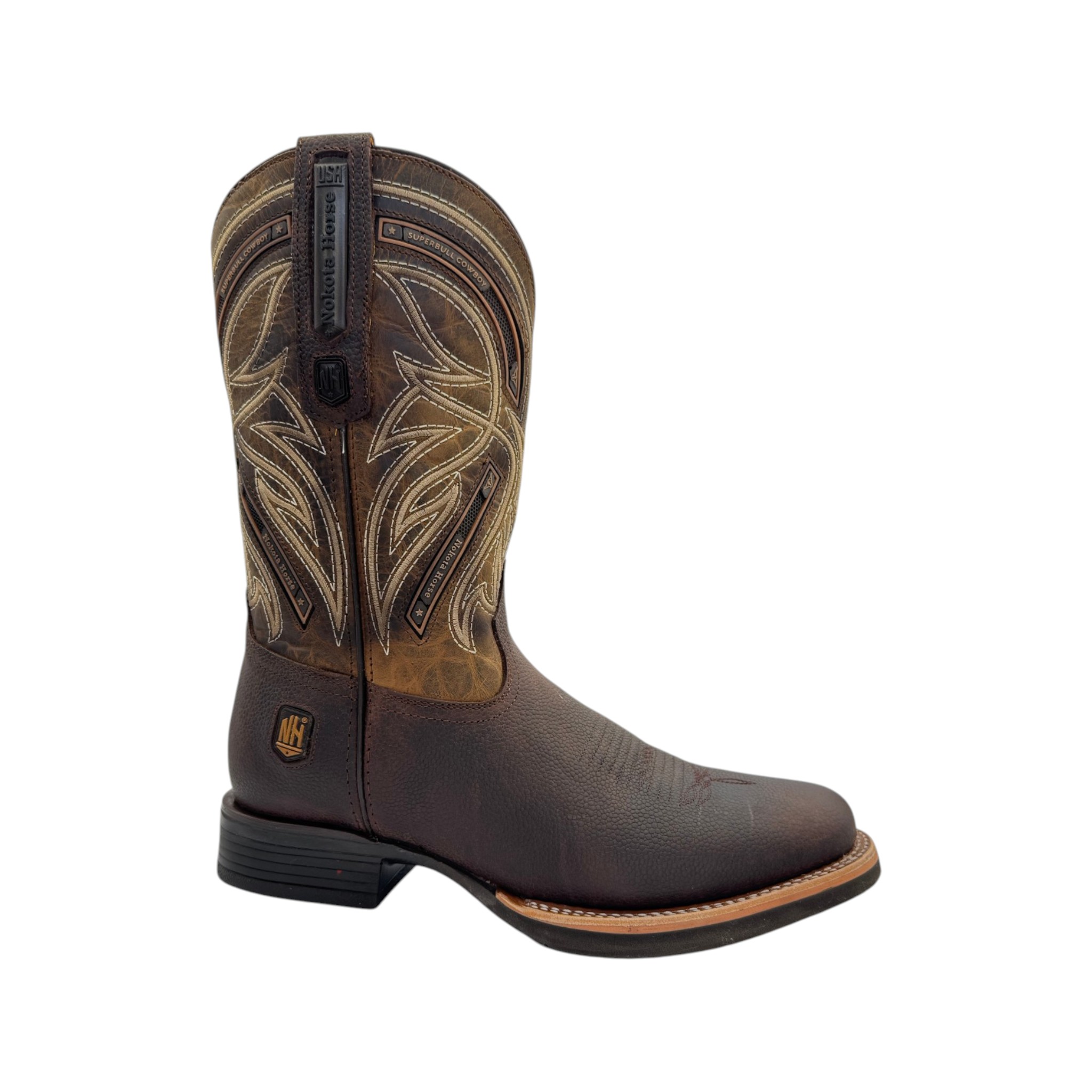 BOTA NOKOTA HORSE HORMA OVAL EN PIEL GRABADO SHOULDER DE RES CAFÉ CON SUELA DE POLIURETANO.